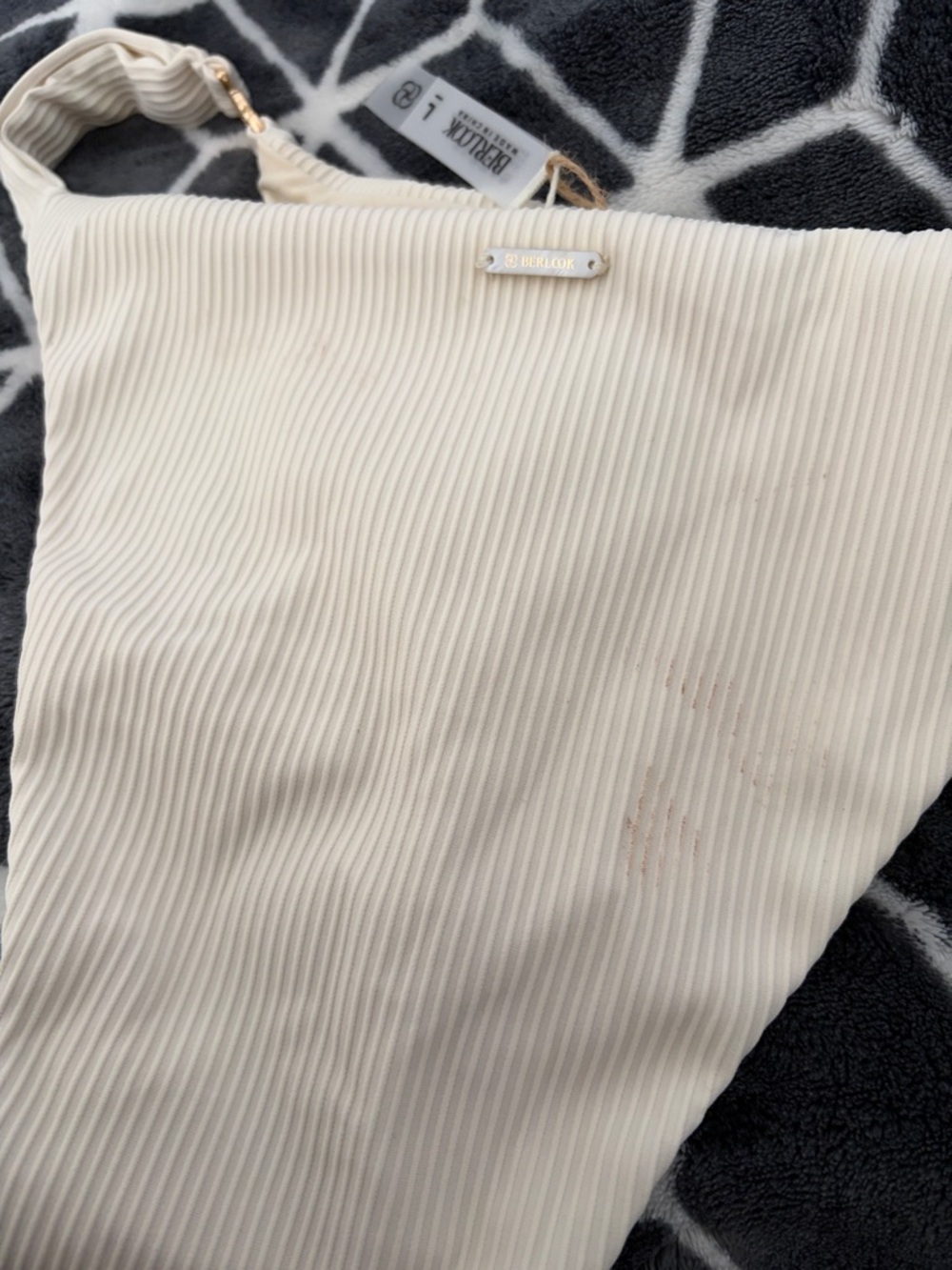 BERLOOK Off White Gold Shell Bikini - Picture 13 of 15
